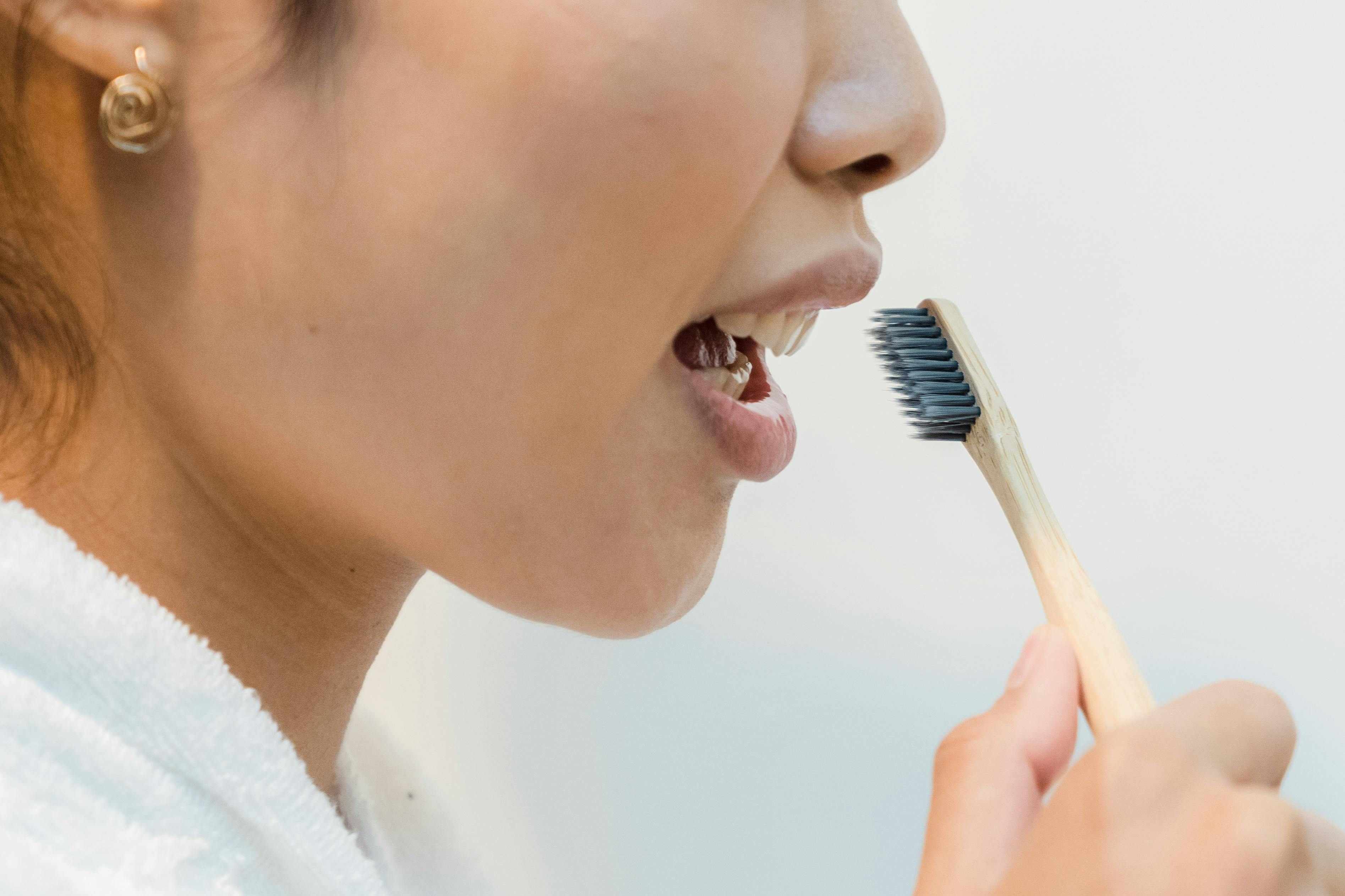 NEWS Maesa Dental Clinic | Klinik Gigi Terbaik - Frekuensi Sikat Gigi Menurut Rekomendasi Dokter, Simak ya!