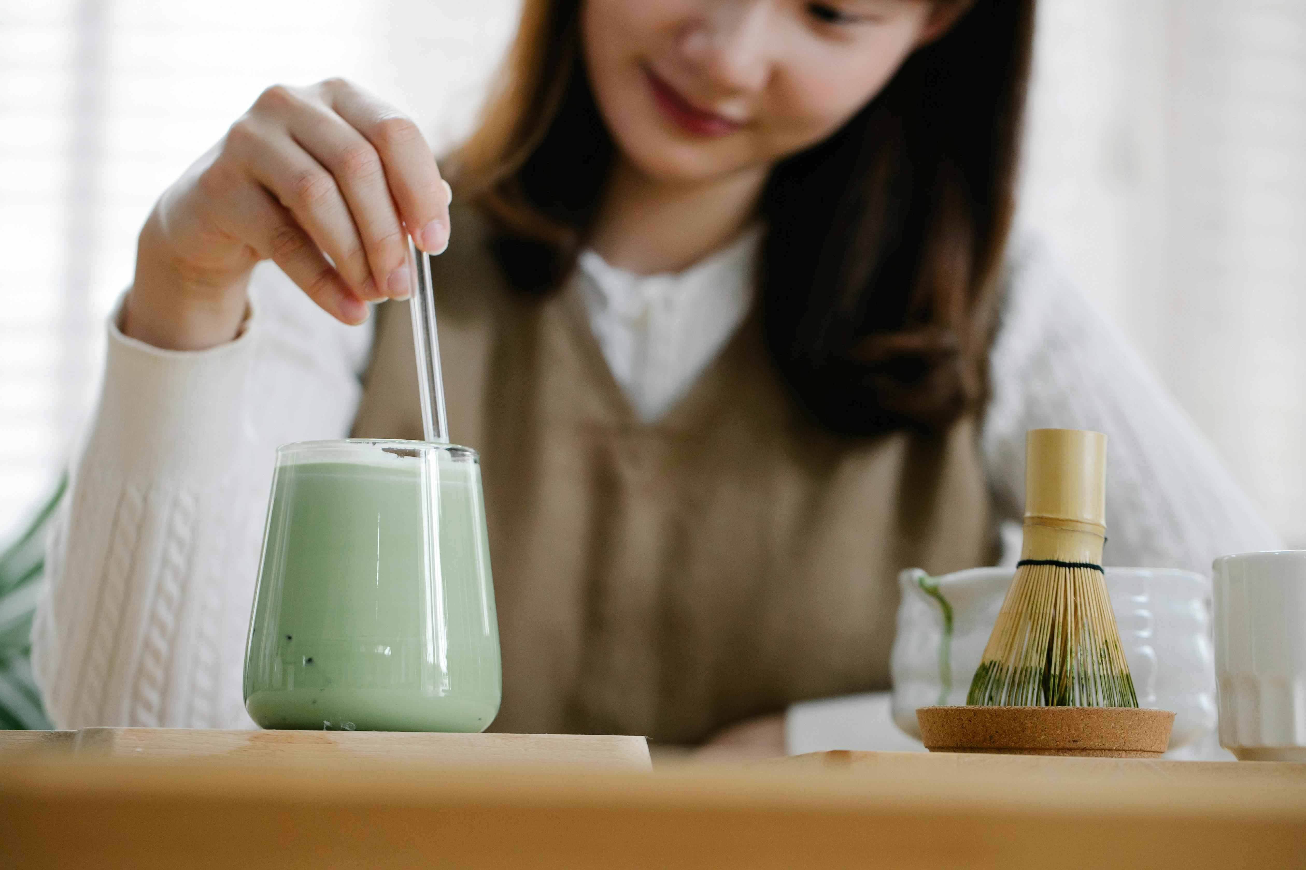 NEWS Maesa Dental Clinic | Klinik Gigi Terbaik - Sering Minum Matcha Latte? Ternyata Ada Resikonya untuk Kesehatan Gigi Loh!